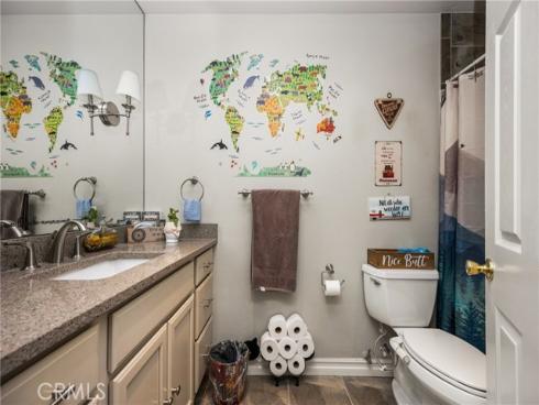 915 E La Veta Avenue , Orange, CA