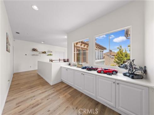 2563 N Falconer  , Orange, CA