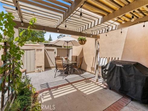 101 W Riverdale 60 Avenue, Orange, CA