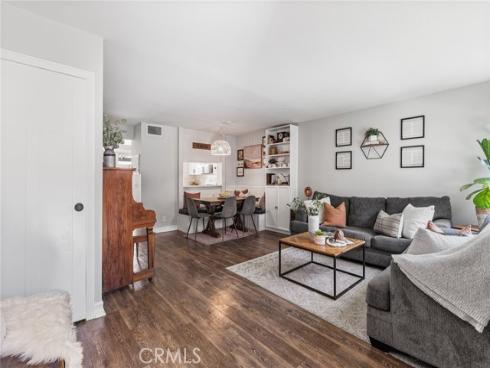 101 W Riverdale 60 Avenue, Orange, CA
