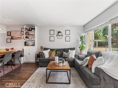 101 W Riverdale 60 Avenue, Orange, CA
