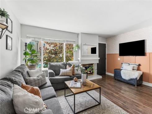 101 W Riverdale 60 Avenue, Orange, CA