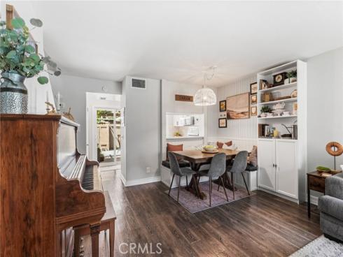 101 W Riverdale 60 Avenue, Orange, CA