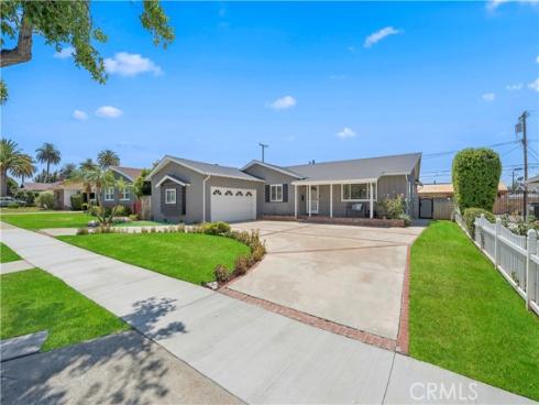 402 E. Hoover Avenue