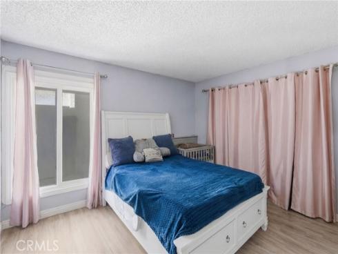700 W La Veta  , Orange, CA