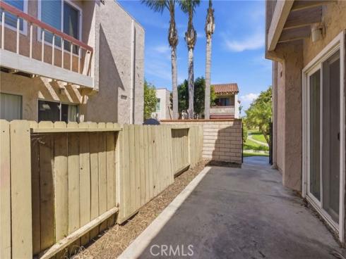 700 W La Veta  , Orange, CA