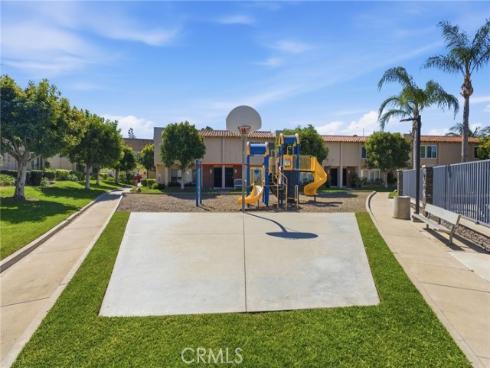 700 W La Veta  , Orange, CA