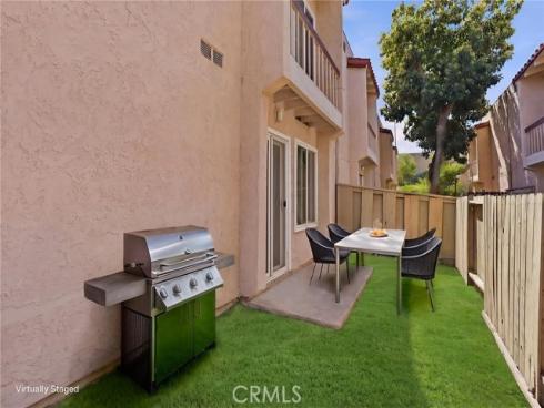 700 W La Veta  , Orange, CA