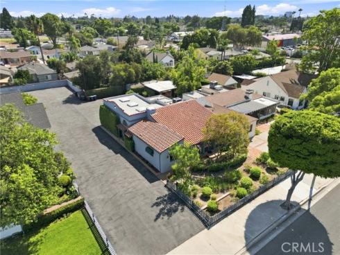 1324 E Chapman , Orange, CA