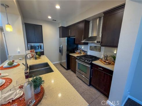 563 W Maple Avenue, Orange, CA