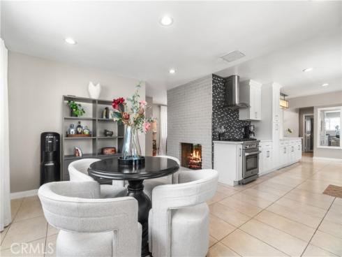 702 E Cumberland , Orange, CA