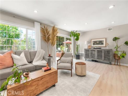 702 E Cumberland , Orange, CA