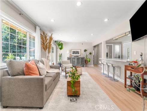 702 E Cumberland , Orange, CA