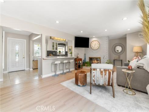 702 E Cumberland , Orange, CA