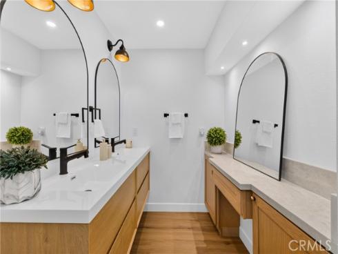 1482 N Grand , Orange, CA