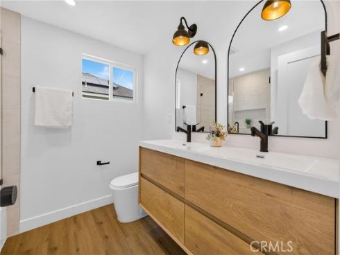 1482 N Grand , Orange, CA