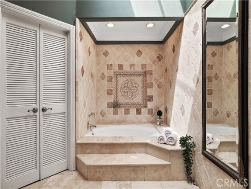 2204 E Vista Mesa Way, Orange, CA