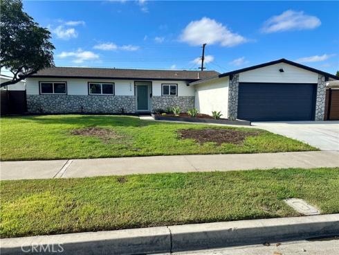 3538 E. Almond
