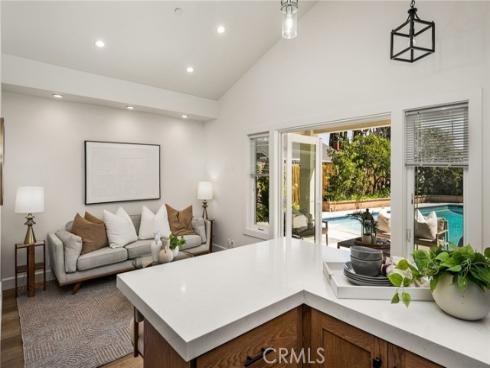 1209 E Walnut , Orange, CA