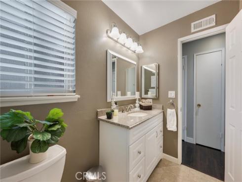 325 E Woodvale Avenue, Orange, CA