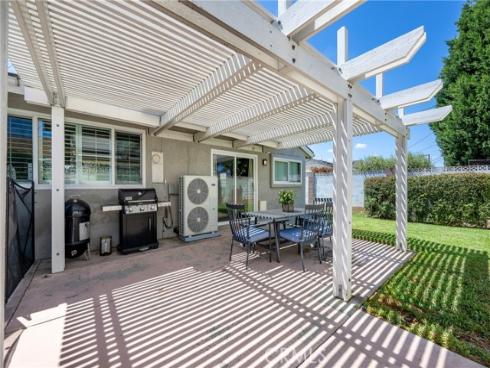 325 E Woodvale Avenue, Orange, CA