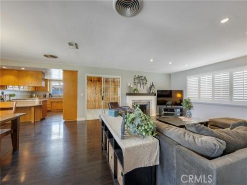 325 E Woodvale Avenue, Orange, CA