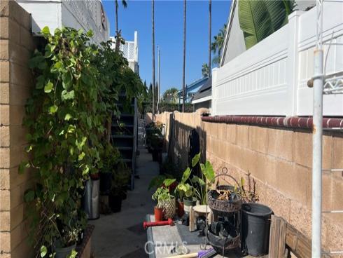1524 E Glendale , Orange, CA