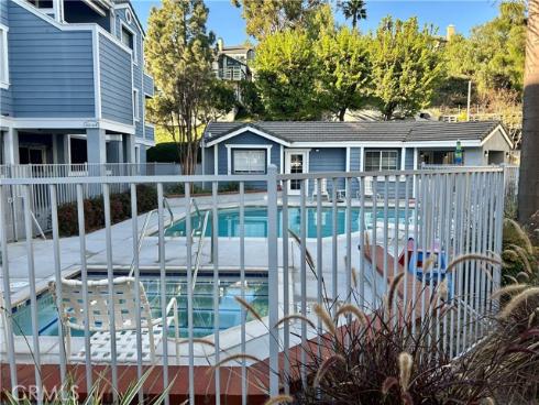 101 S Lakeview  101G  Avenue, Placentia, CA