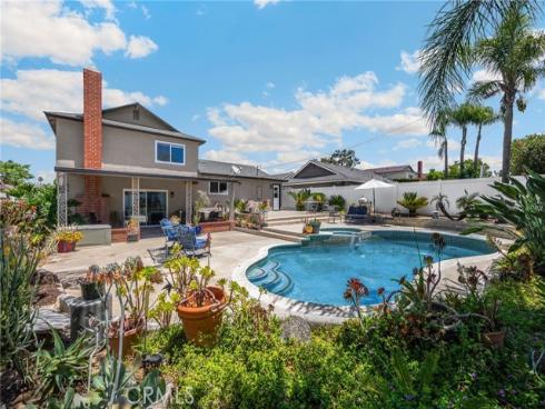 910  Huggins   Avenue, Placentia, CA