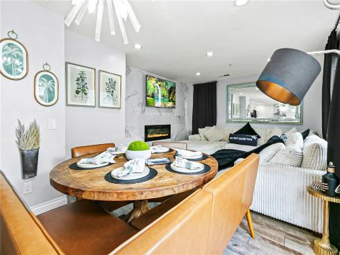 1833  Taft Ln  , Placentia, CA