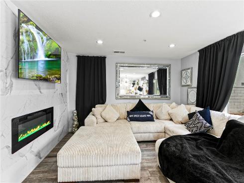 1833  Taft Ln  , Placentia, CA