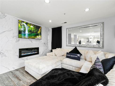 1833  Taft Ln  , Placentia, CA