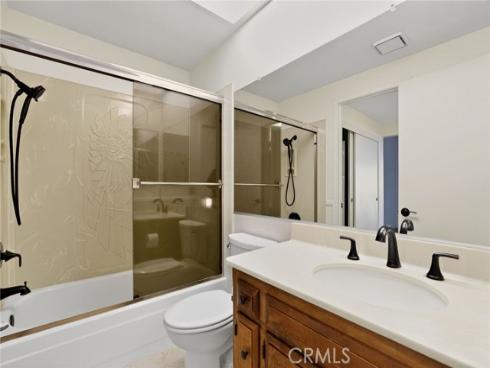 376  Hawaii  , Placentia, CA