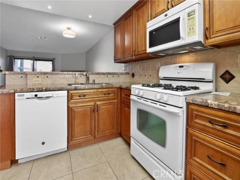 376  Hawaii  , Placentia, CA