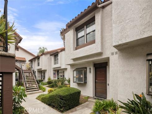 312  Molokai  , Placentia, CA