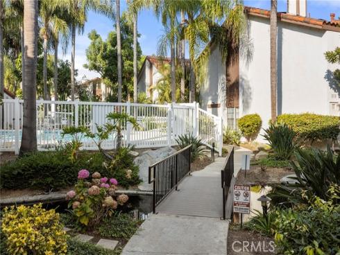 312  Molokai  , Placentia, CA