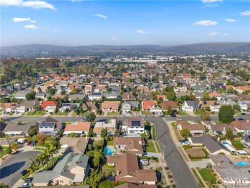 242  Garfield  , Placentia, CA