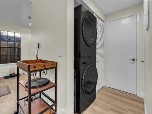 325 E Chapman  B , Placentia, CA