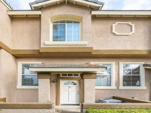 339 S. Van Buren Street D