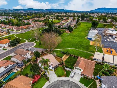 549  Fordham  , Placentia, CA