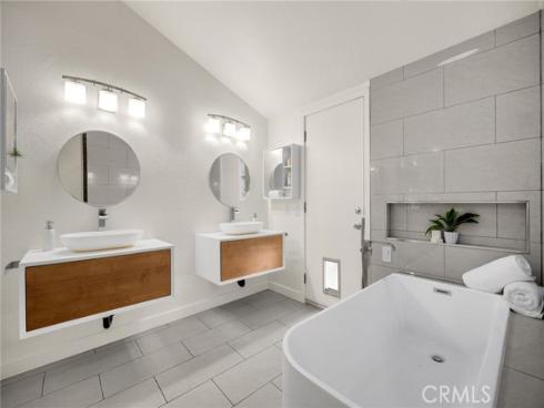 180  Horseshoe  , Placentia, CA