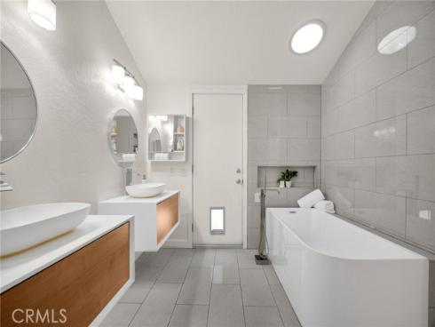 180  Horseshoe  , Placentia, CA