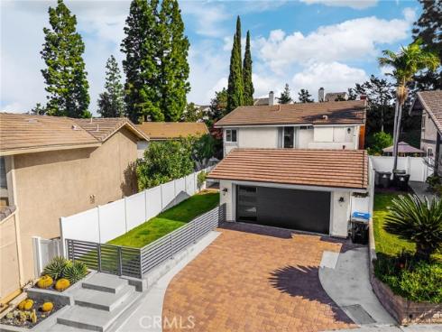 180  Horseshoe  , Placentia, CA