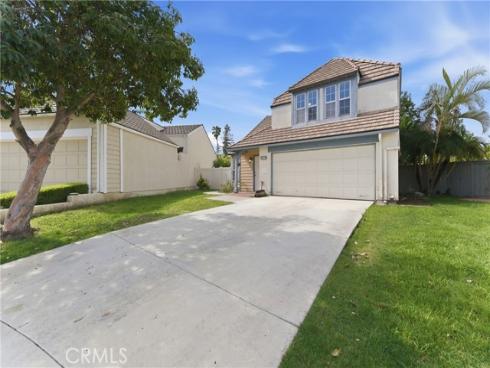 1000  Henrietta  , Placentia, CA