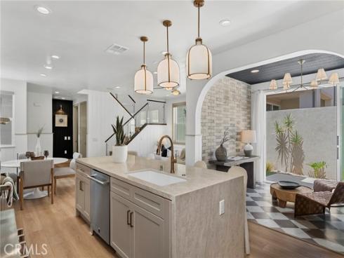 578  Patten  , Placentia, CA