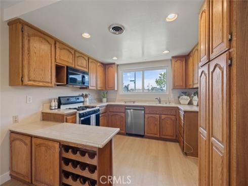 1384  Roxborough  , Placentia, CA