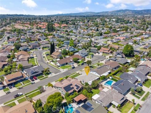 1384  Roxborough  , Placentia, CA