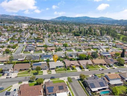 1384  Roxborough  , Placentia, CA