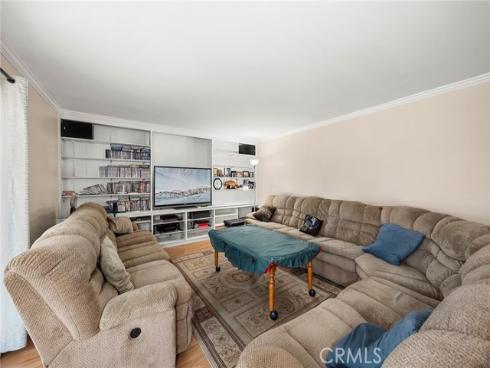 718  Kenoak  , Placentia, CA