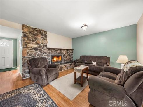 718  Kenoak  , Placentia, CA